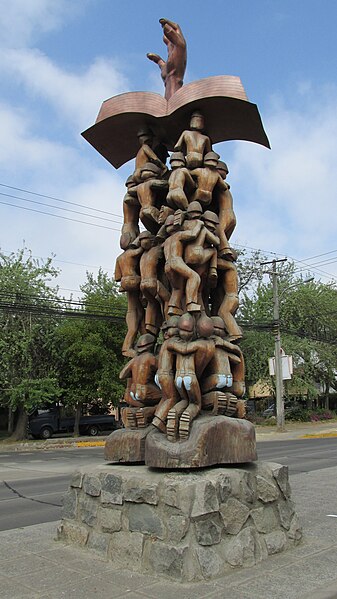 337px-Monumento_33_Mineros_en_Rancagua.jpg