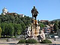 Torino, monumento del 1887 situato su corso Cairoli, sullo sfondo il Monte dei Cappuccini