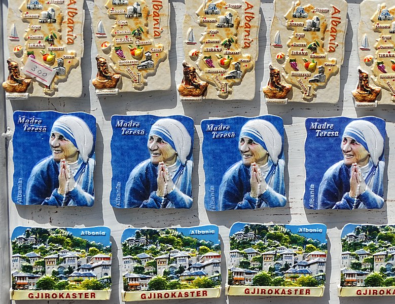 File:Mother Teresa Fridge Magnets - Gjirokastra - Albania (41509408375).jpg
