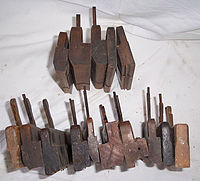 End-on shot of 15 different moulding planes. A highly detailed description of each plane is present on the image page itself Moulding planes.jpg