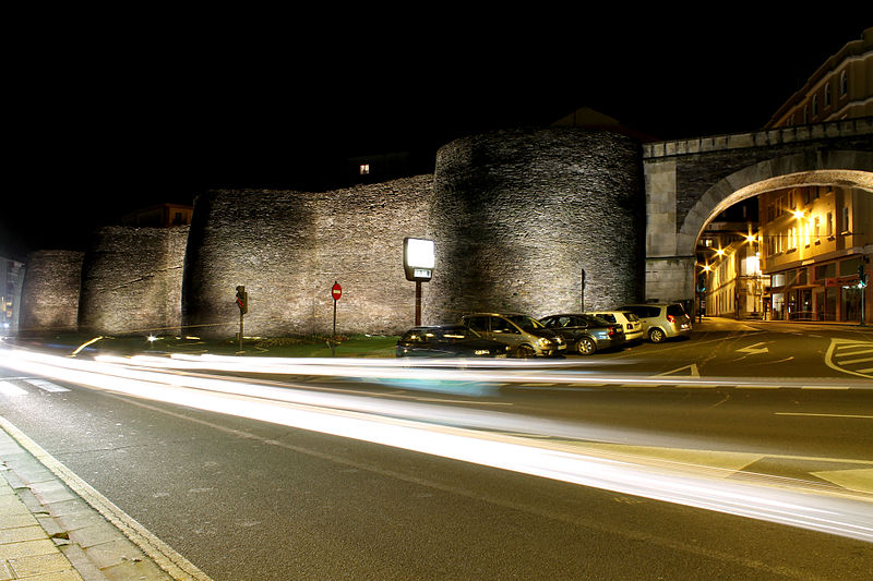 File:Muralla Romana de Lugo.jpg