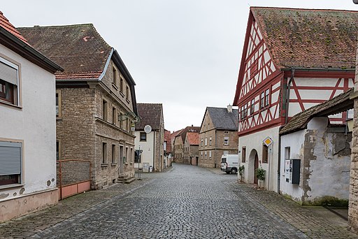 Neuses am Berg, Dorfstraße 16, Kirchgasse 2 Dettelbach 20191218 001