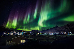 Northern lights in Greenland (14990374447).jpg