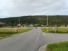 The road crossing. Notodden Lufthavn 04.jpg