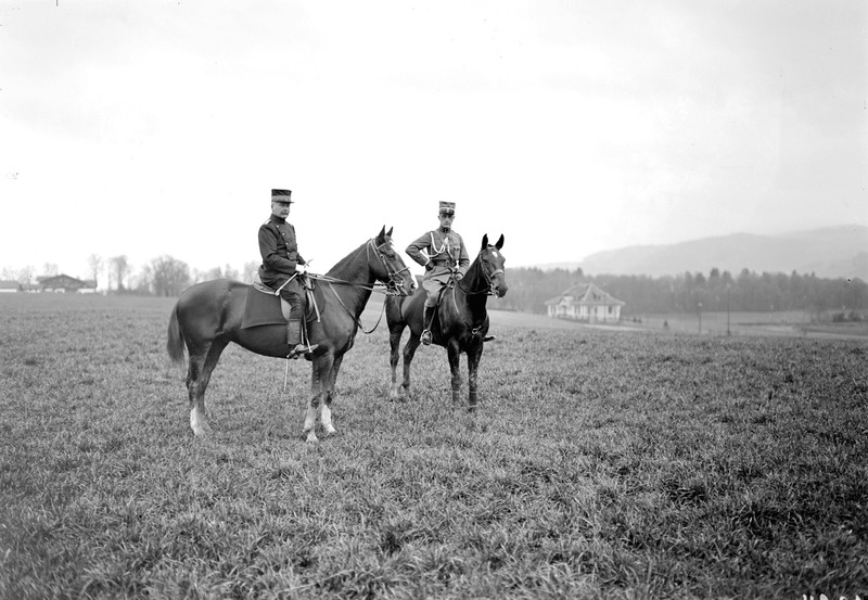 File:Oberst Brügger und Hauptmann Von Tschannen - CH-BAR - 3237931.tif