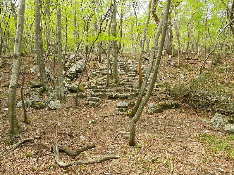 File:Oike mine ruins03.jpg