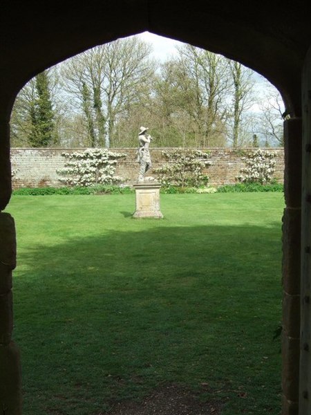 File:One of the Gardens - geograph.org.uk - 163067.jpg