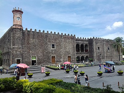 Palace of Cortés (1523-1528) in Cuernavaca, Mexico, this palace has a style that blends Gothic and Mudéjar[4][5]