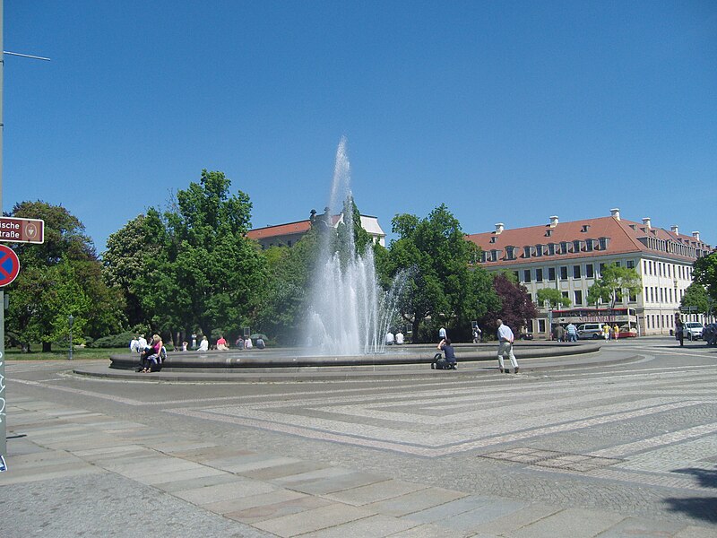 File:Palaisplatz dresden.jpg