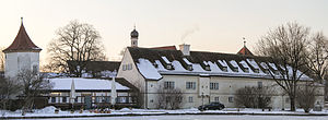 English: Panoramic View of the Castle of Blutenburg in Winter 2013. Deutsch: Panorama Blick auf Schloss Blutenburg im Winter 2013.