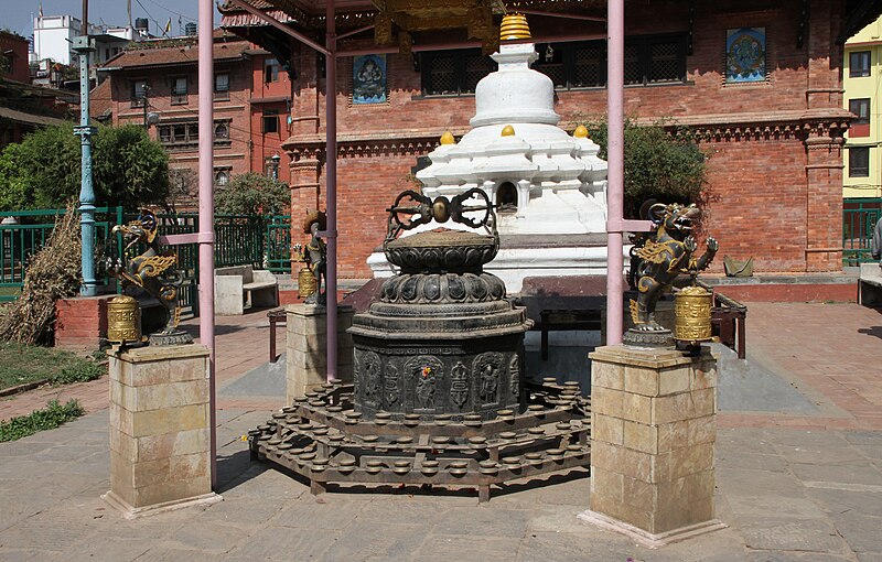 File:Patan-80-Vajra-Stupa-2013-gje.jpg