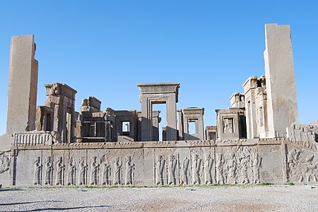 Persepolis - panoramio - CyberCop.jpg