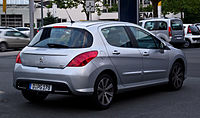 Peugeot 308 e-HDi FAP 110 STOP & START Active (Facelift) – Heckansicht, 18. Juni 2012, Ratingen.jpg