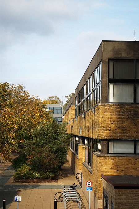 Physics and astronomy building, University of Leicester.jpg