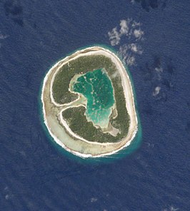 Het atol Pinaki vanuit de ruimte
