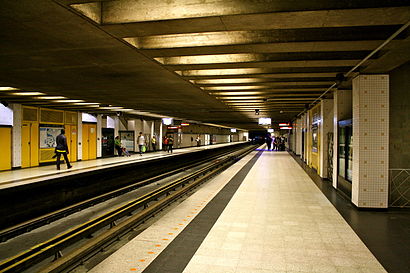 Comment aller à Place d Armes Station en transport en commun - A propos de cet endroit