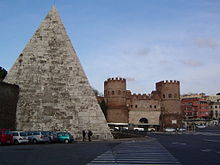 Pyramide de Caius Cestius et Porta San Paolo.