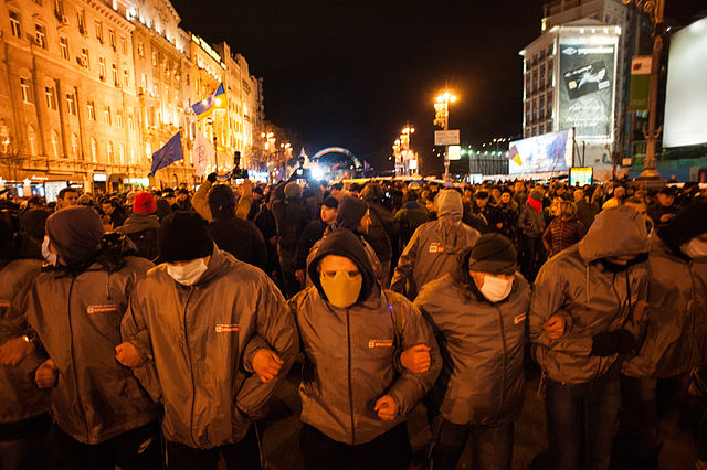 Protesters in Ukraine, November 2013 By Mstyslav Chernov/Unframe (Self-photographed, https://mstyslavchernov.com/) [CC-BY-SA-3.0 (https://creativecommons.org/licenses/by-sa/3.0)], via Wikimedia Commons