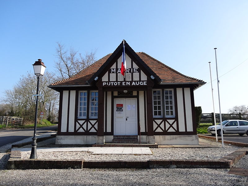 File:Putot-en-Auge, mairie.JPG