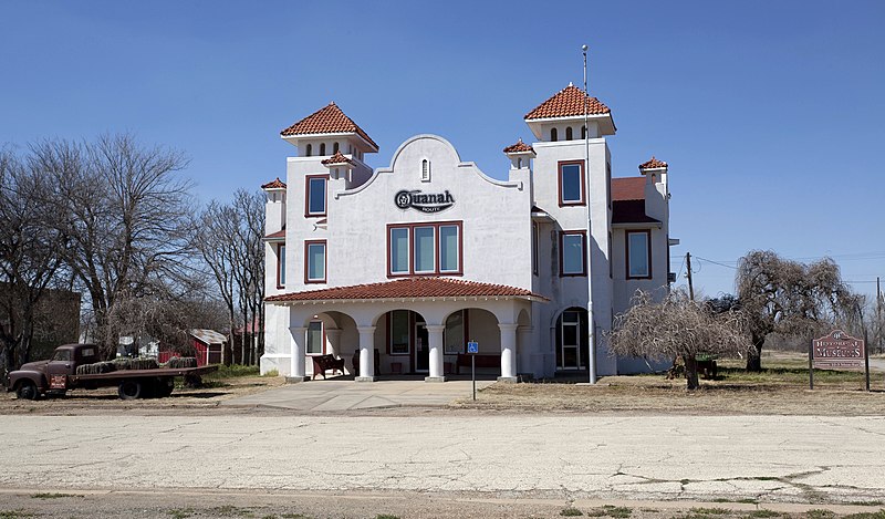 File:Quanah Acme & Pacific Railway Depot.jpg