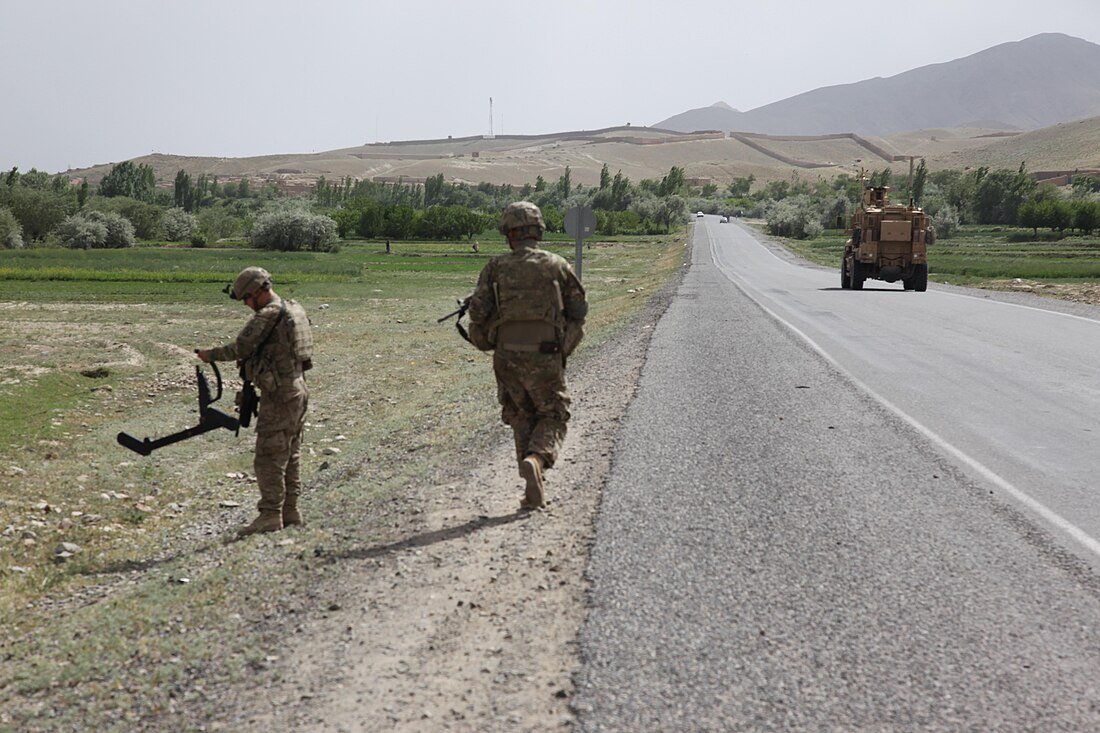 File:Resupply mission in Wardak.jpg