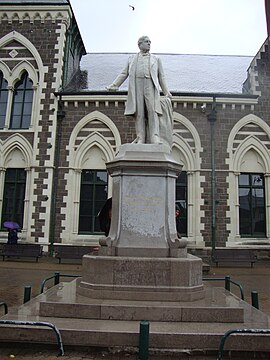 Rolleston Statue02.JPG