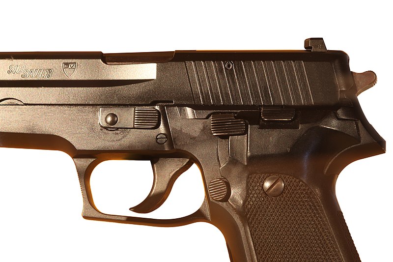 File:SIG P226 IMG 3053.jpg