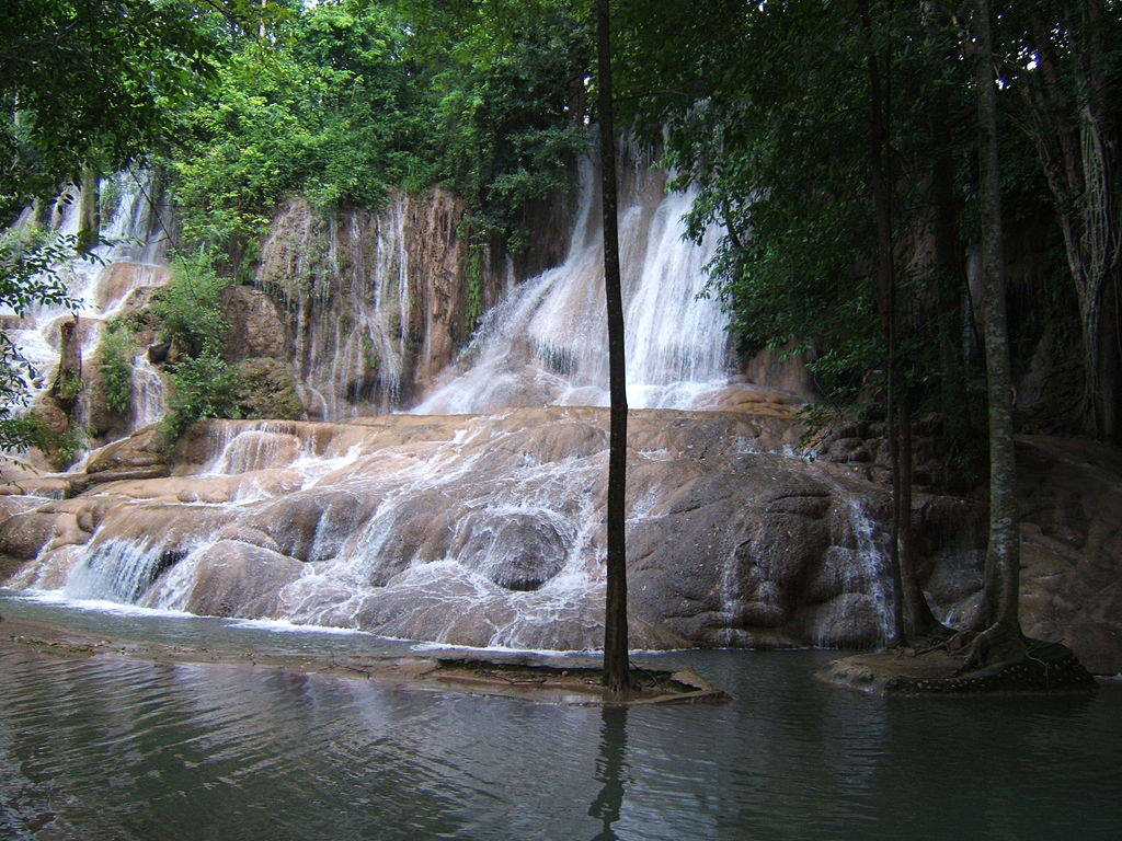 Sai Yok Noi Falls wv