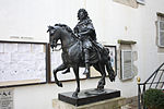 Louis XIV'in atlı heykeli (Saint-Jean-de-Luz)