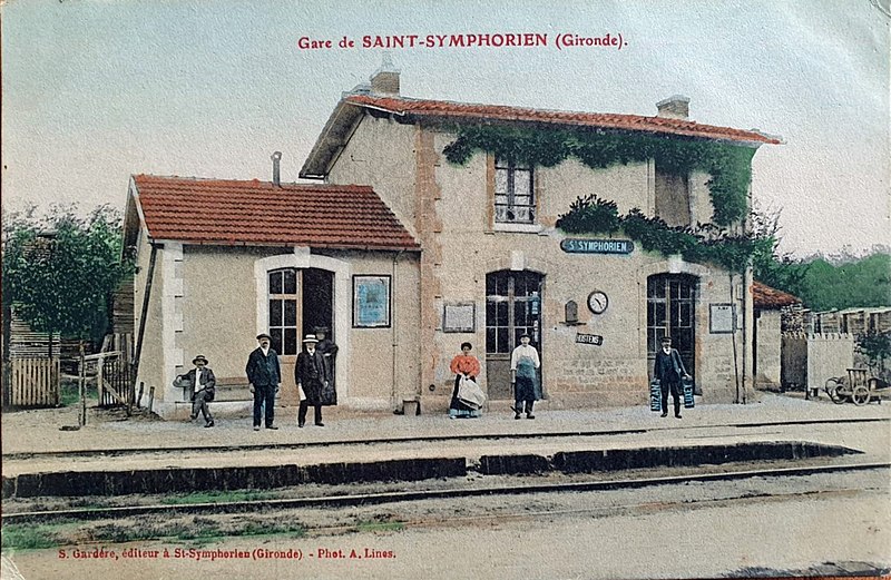 File:Saint-Symphorien - Gare 1.jpg