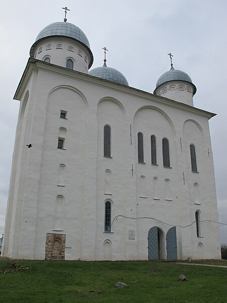 File:Saint George's Church in Novgorod (2).jpg