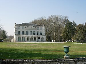 Sainte-Maure château MARS 2011 (1).JPG