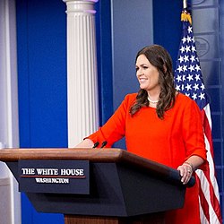 Sarah Sanders Valkoisessa talossa vuonna 2017.