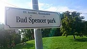 Миниатюра для Файл:Segnale stradale del Bud Spencer park.jpg