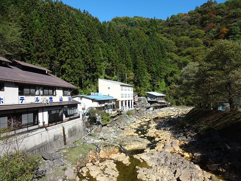 File:Shiriyaki Onsen 04.jpg