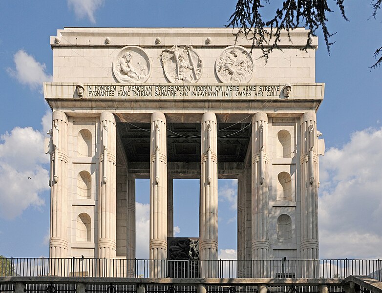 File:Siegesdenkmal Bozen west.jpg