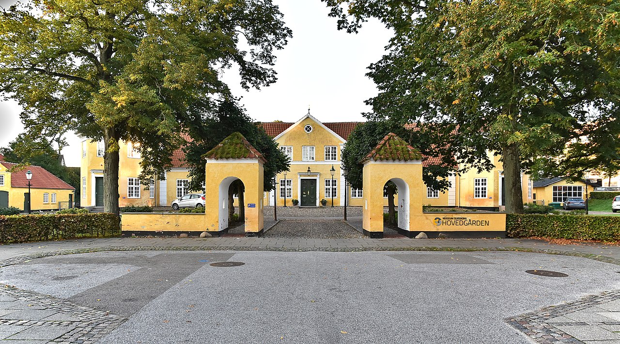 File:Silkeborg Manor A.jpeg.