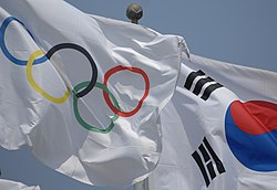 Skoreaandolympicflag.jpg