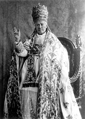 Pius X (1903-1914) in a three-tiered tiara Spiox.jpg