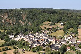 Vue panoramique du village, en plongée.