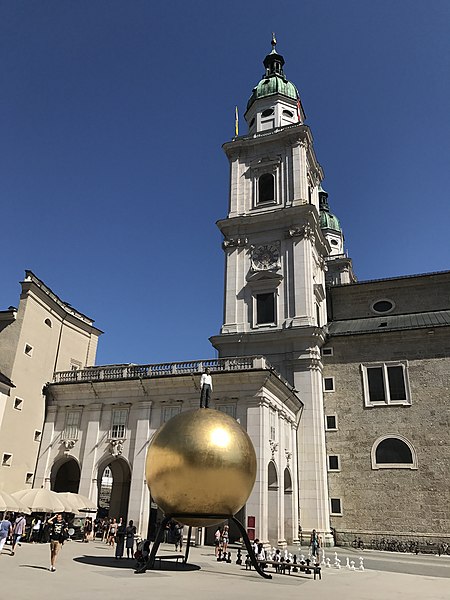 File:Structure Sphaera (Man at Mozarkugel) at Kapitelplatz near Church of Saint Rupert and Virgil in Salzburg, Salzburg District, Austria.jpg