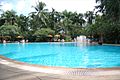 Swimming pool of the Shangri-La Hotel Singapore - 20051113.jpg