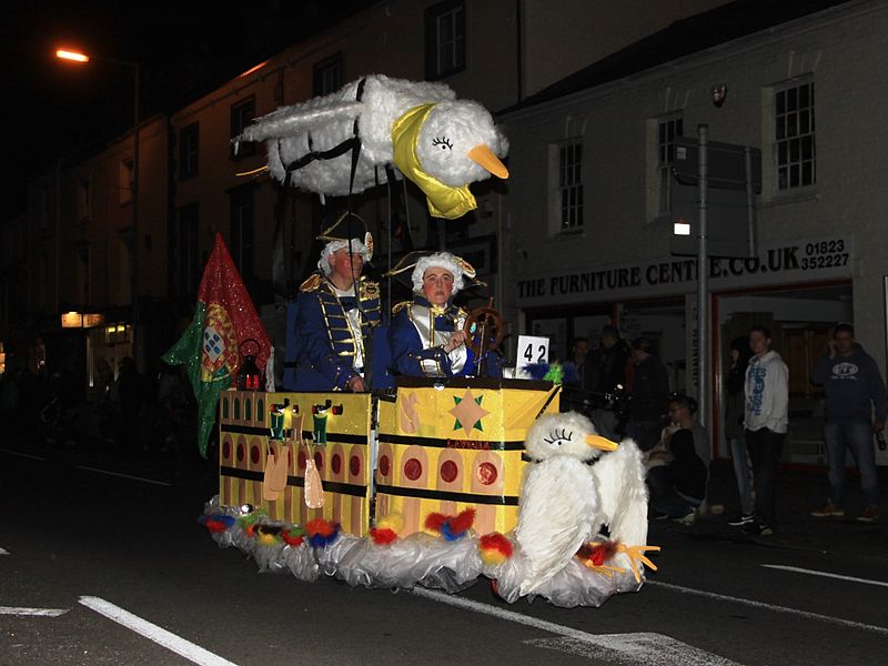 File:Taunton Carnival 2014 nautical masqueraders.JPG