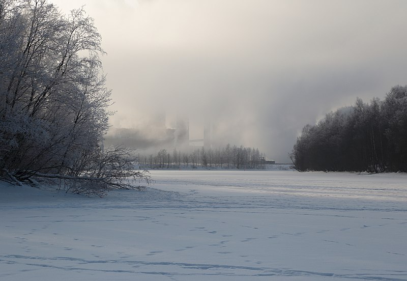 File:Tehtaanväylä Oulu 20180218.jpg