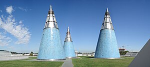 Sculptures at the rooftop of the Bundeskunsthalle in Bonn (Germany)