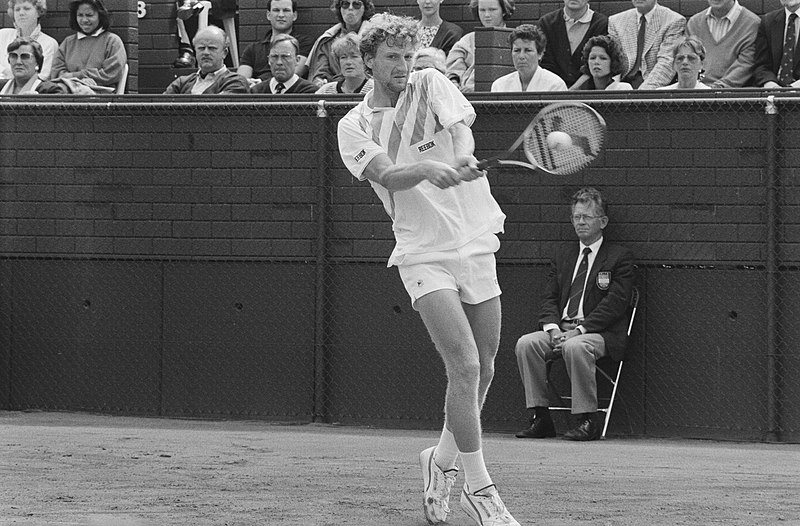 File:Tennis, Melkhuisje open kampioenschappen winnaar Mecir in actie, Bestanddeelnr 934-0435.jpg