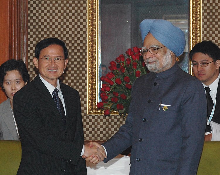 File:The Prime Minister of Thailand, Mr. Somchai Wangsawat meeting the Prime Minister, Dr. Manmohan Singh, in New Delhi on November 13, 2008 (cropped).jpg