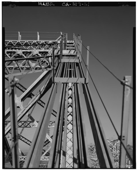 File:The top of pier 4 as viewed when approaching from the south. - Carquinez Bridge, Spanning Carquinez Strait at Interstate 80, Vallejo, Solano County, CA HAER CAL,48-VALL,1-21.tif