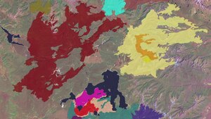 Dosya: Bu çok renkli animasyon, 30 Haziran'dan 2 Ekim 1988'e kadar Yellowstone'da tutuşan, birleşen ve yayılan farklı yangınları gösterir. Ogv