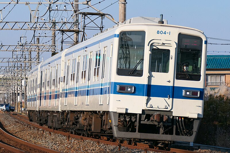 File:Tobu-Series800-804.jpg